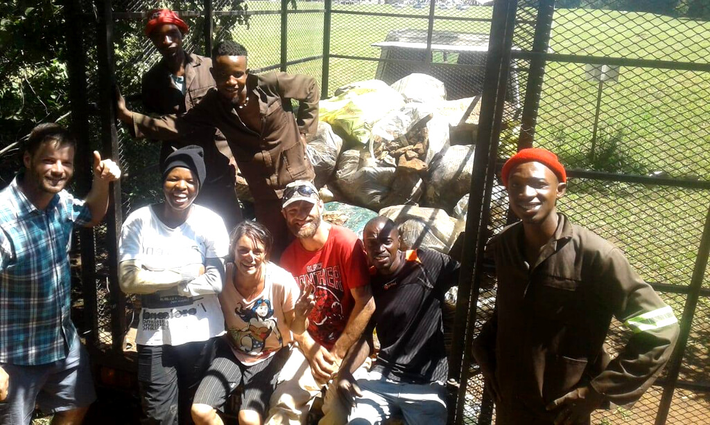 Hennops Educational River Cleanup - The Community coming together to make a difference and educating our children to better understand conservation